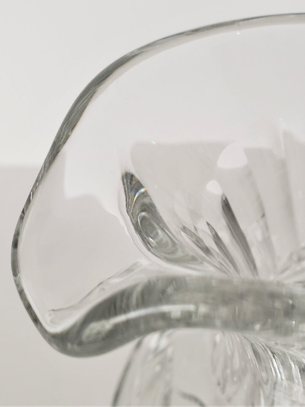 Vintage Heavy Glass Pitcher Leaf Design Excellent Condition - Picture 8 of 8